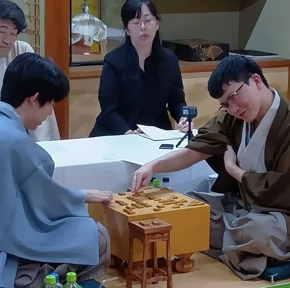 【画像・写真】永瀬九段　藤井王位からタイトル戦初の2勝　過去6勝17敗の角換わりで勝利