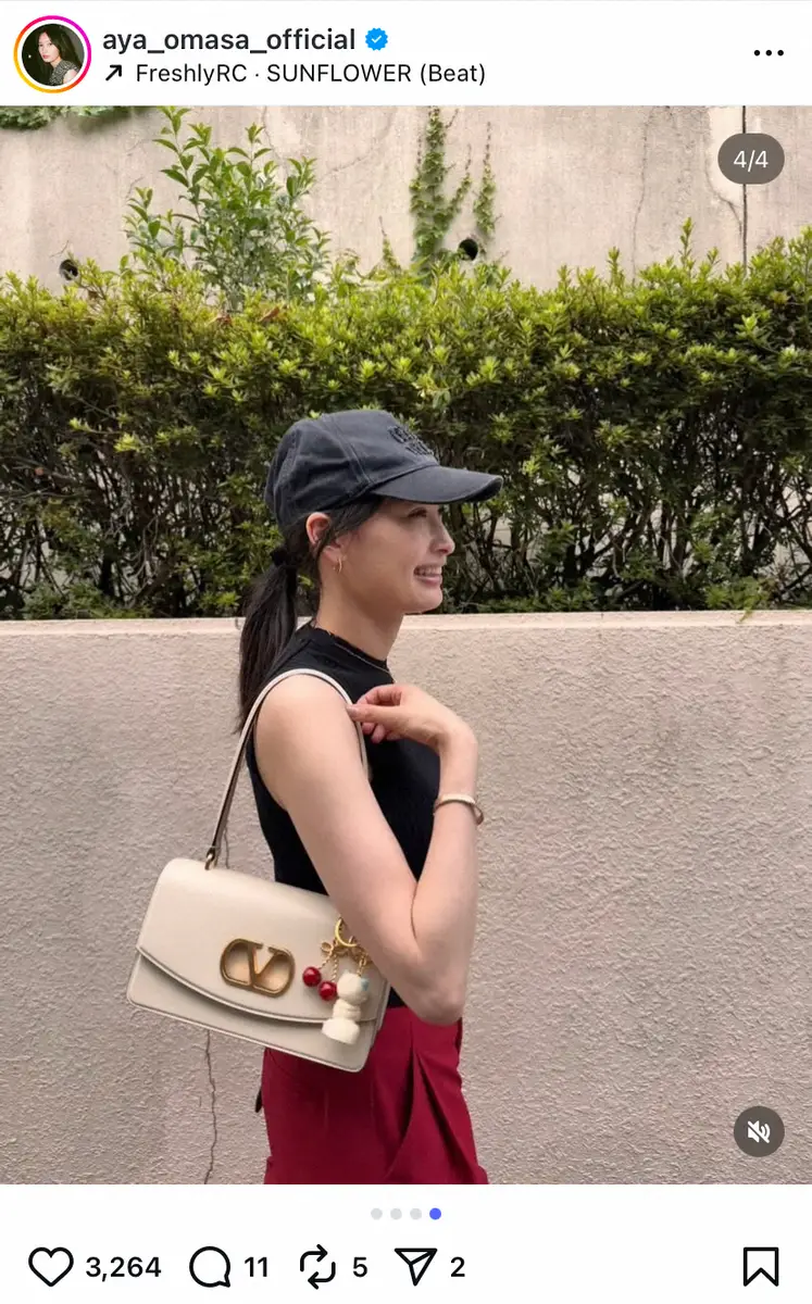 【画像・写真】大政絢　ノースリーブの私服ショット公開！　赤×黒の鮮やかコーデに反響「すごく新鮮」「おしゃれ」