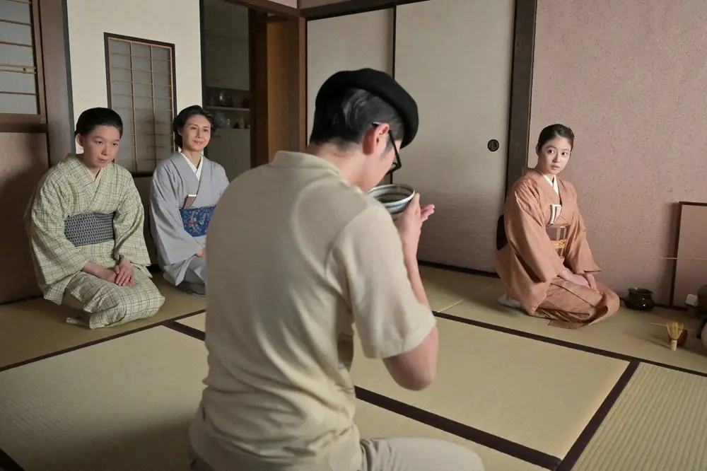 【画像・写真】「あんぱん」手嶌プロに朝はない→寝落ち！ネット爆笑も「一服盛ったw戦国時代か」嵩と「千夜一夜物語」