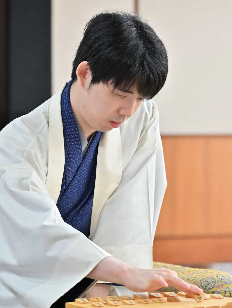 【画像・写真】【王座戦】藤井聡太王座　シンガポール対局で伊藤匠叡王を下し3連覇へ白星発進