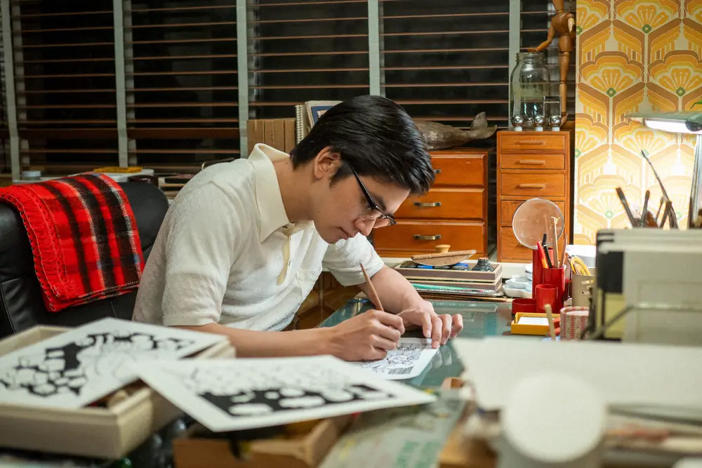 【画像・写真】連続テレビ小説「あんぱん」第116話。柳井嵩（北村匠海）は再び“おじさんアンパンマン”の絵を描き始め…（C）NHK