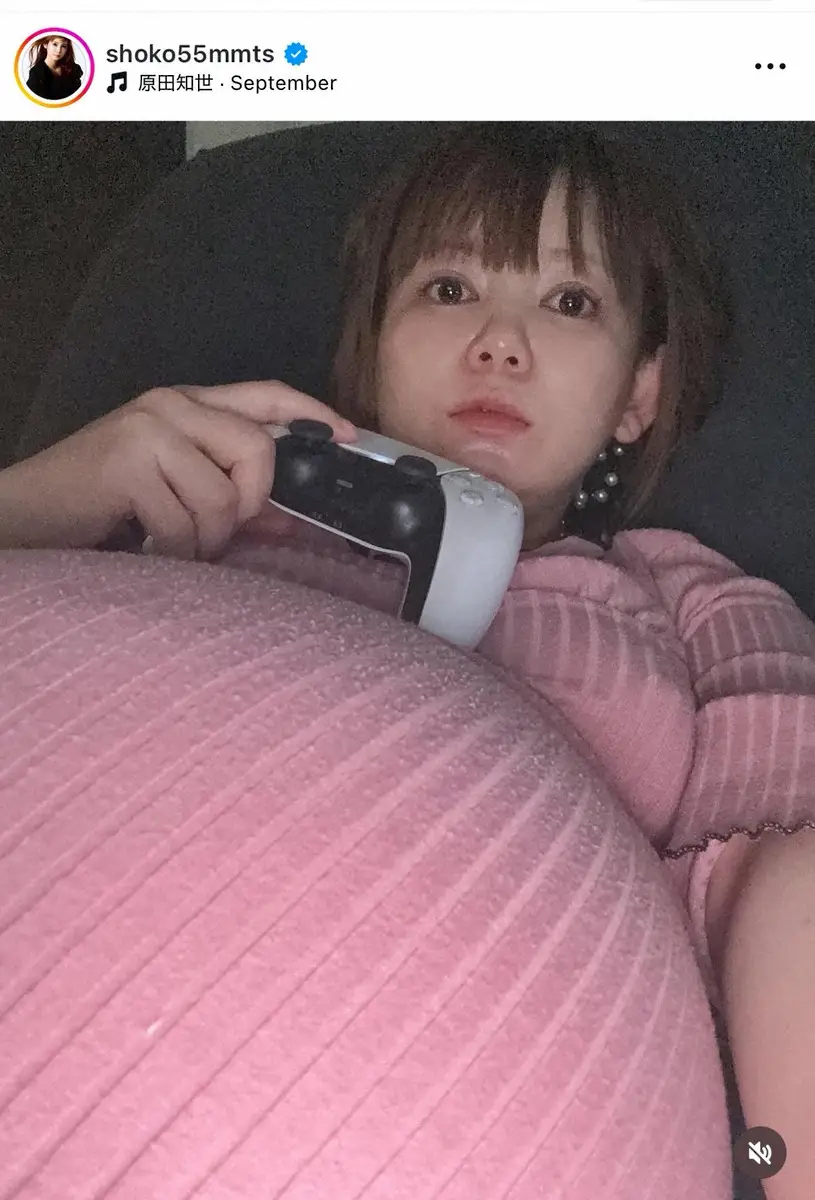 【画像・写真】双子妊娠の中川翔子「家事も控えておとなしくゲーム」生活中　「ひざがキマッたぽい」人生初体験も
