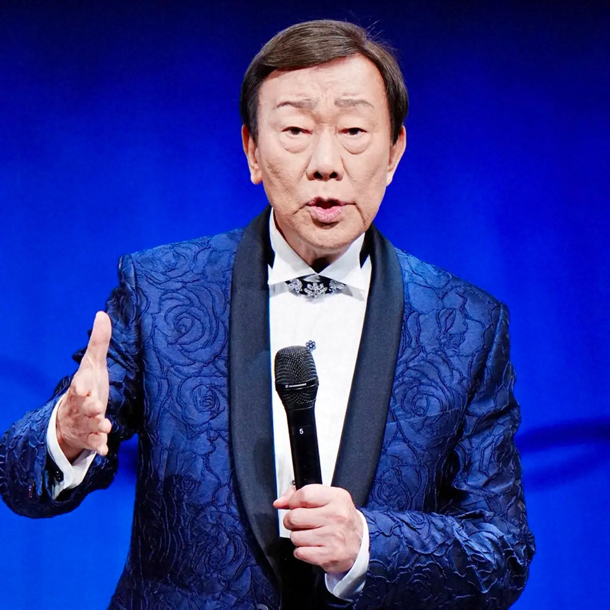 【画像・写真】夢グループ・石田社長「橋さん凄い！」　橋幸夫さん最後の言葉明かす　通夜であいさつ