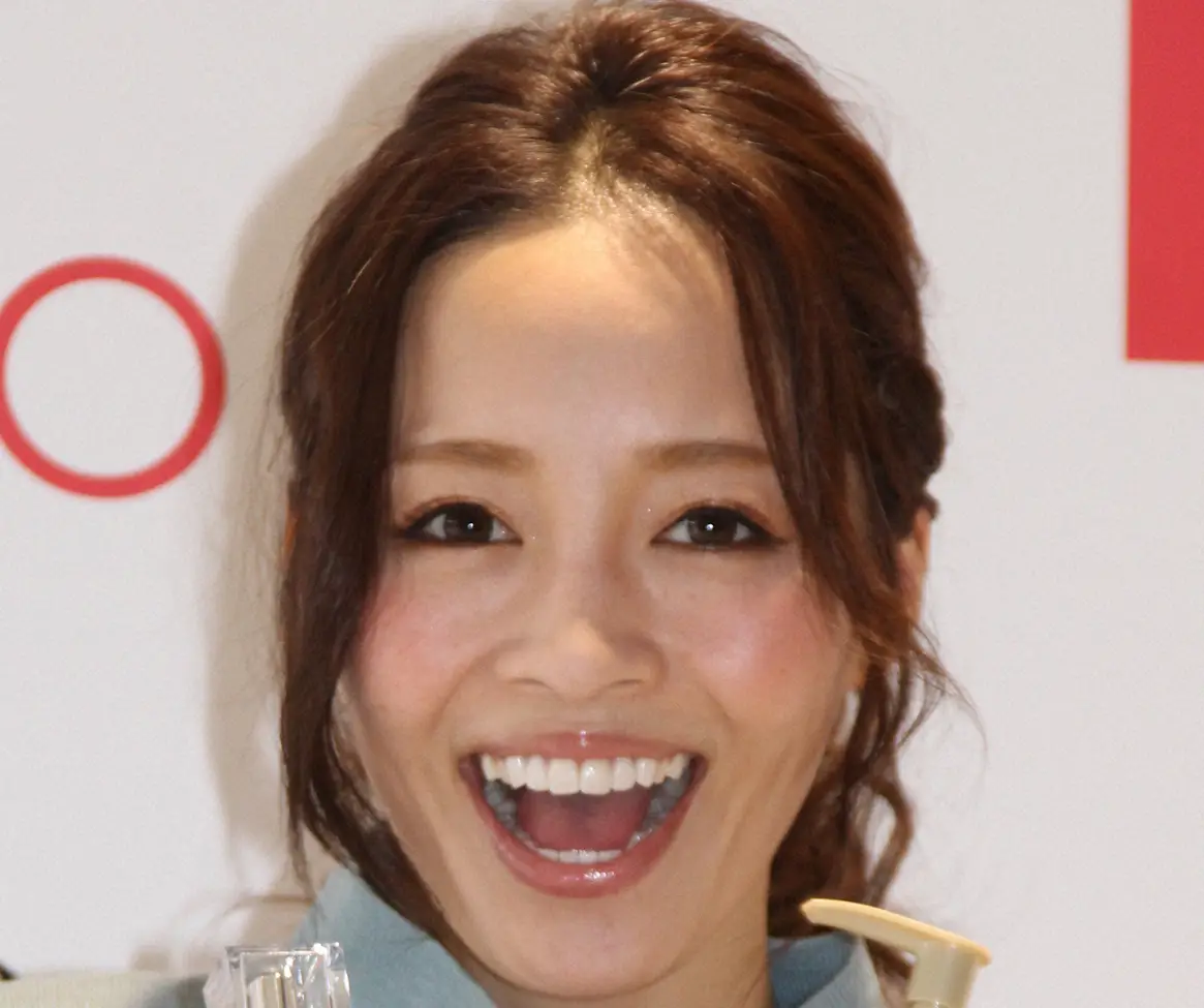 【画像・写真】小森純　3年通っていた美容皮膚科が突然音信不通　4万円分のチケット初購入後に…「気を付けてください」