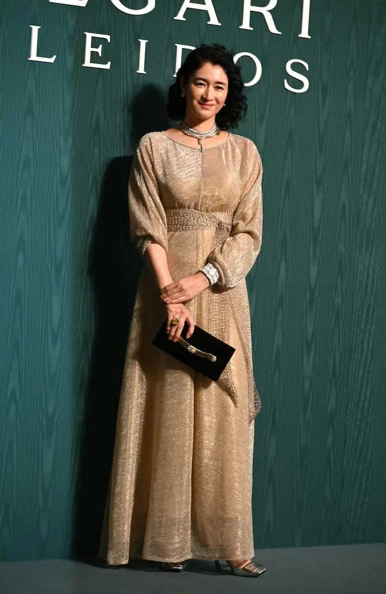 【画像・写真】小雪　ブルガリの45カラットダイヤモンド身につけ登場　ジュエリーに劣らぬ美しさで魅了