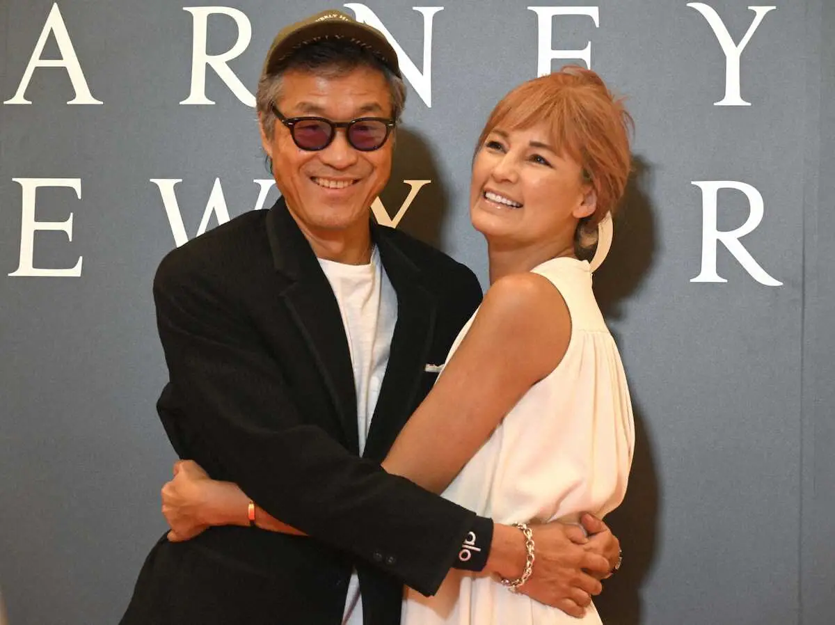 【画像・写真】梅宮アンナ&世継恭規氏　結婚後、夫婦そろって初イベントでラブラブ　最近の思い出は「京都までドライブ」