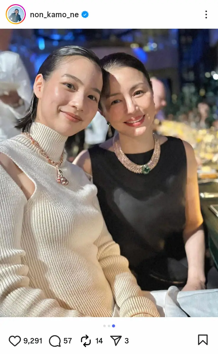 【画像・写真】のん　「大好きな」女優と仲良し密着ショット披露に反響「素敵な母娘」「エモい」「キレイなお2人」の声