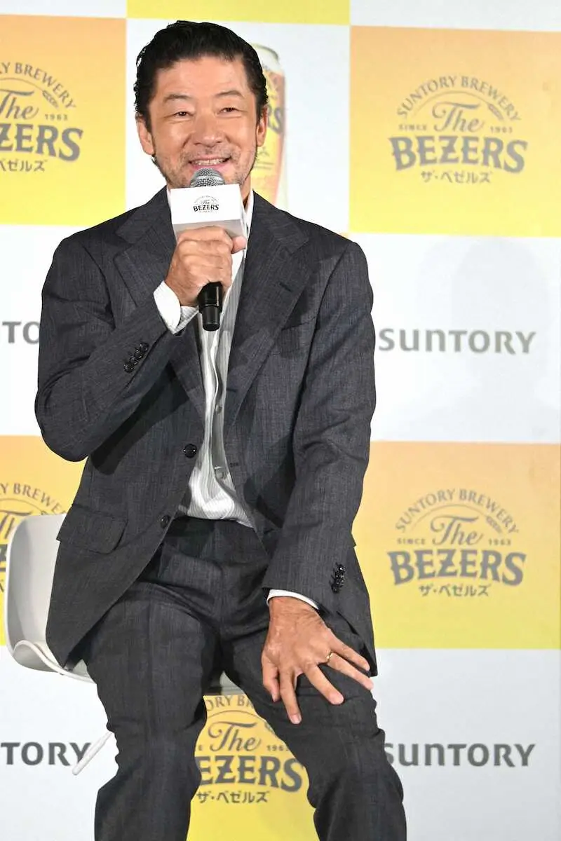【画像・写真】浅野忠信　ビール新CM撮影で世界に1本しかない特別なギターを持参「凄い気に入っているやつ」