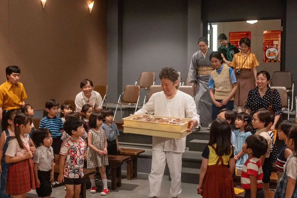 【画像・写真】「あんぱん」アンパンマン丸い顔は幼き千尋！嵩＆ヤムさん30年ぶり再会「ガキ呼ばわりw」ネット泣き笑い