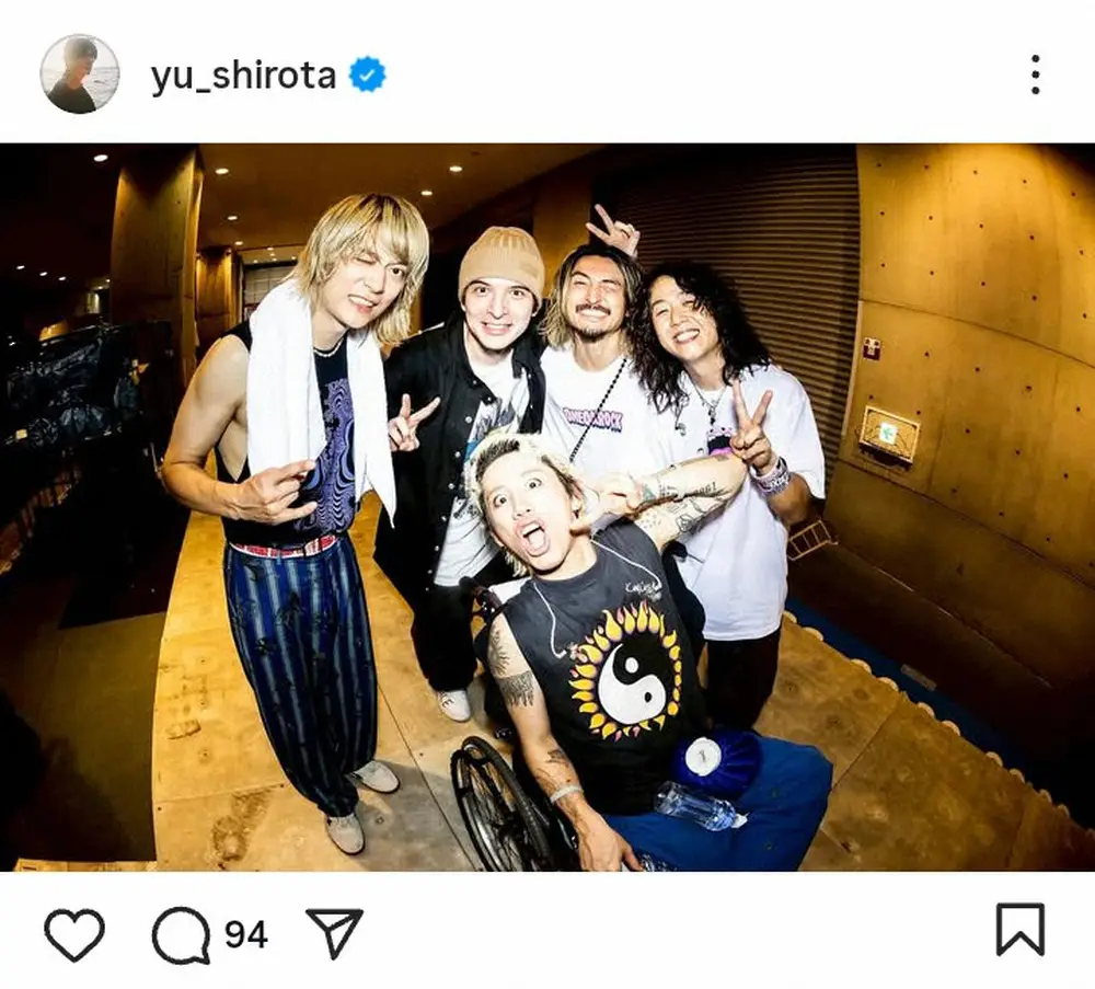 【画像・写真】城田優　「みんなかっこよすぎ」人気ロックバンドのライブ満喫！メンバーとの集合ショットに「いい写真」