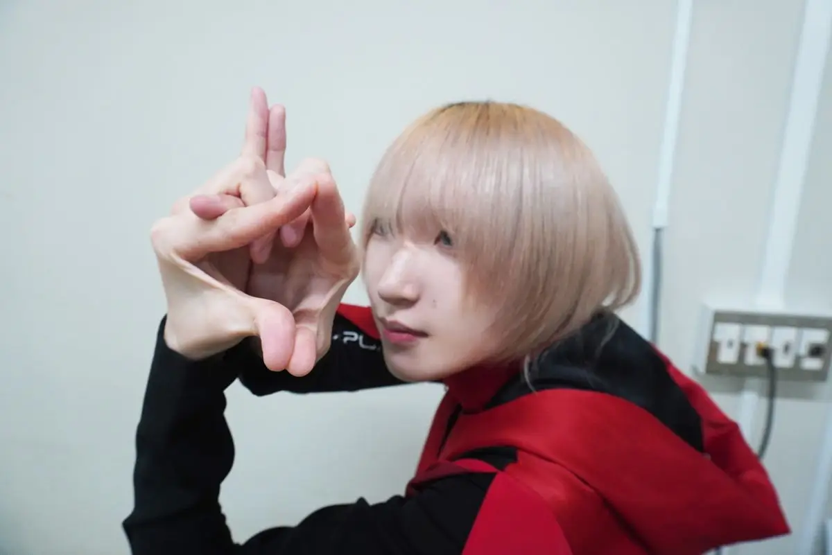 【画像・写真】「君がいたから 僕でいられた」——NEO JAPONISM滝沢ひなの ファンと肩を組んで歌う「Never fade away」の色あせない力