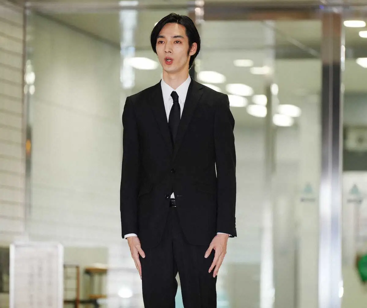 【画像・写真】俳優・清水尋也被告が保釈　深々頭下げ謝罪「皆様を裏切る結果…心から反省」「申し訳ございませんでした」