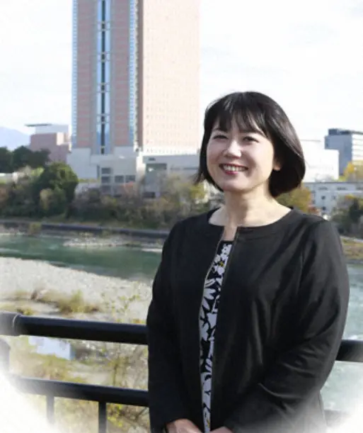 【画像・写真】小川晶氏の公式サイトから