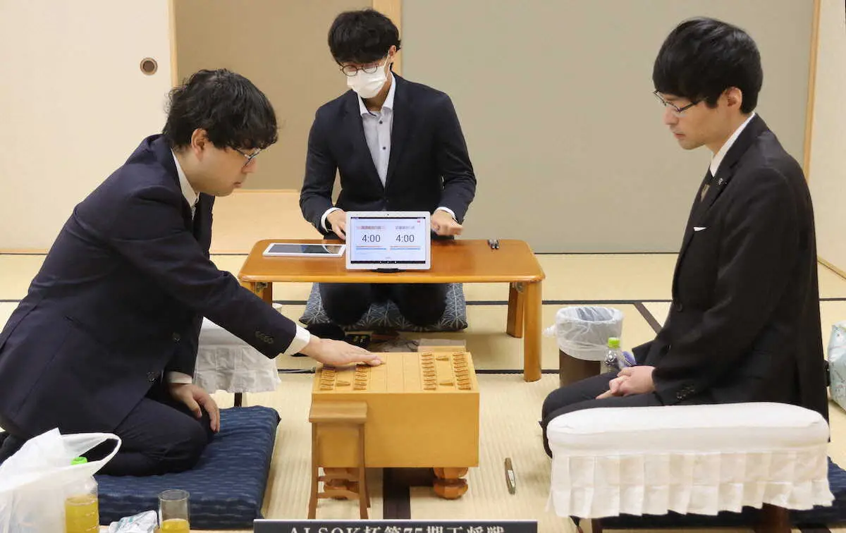 【画像・写真】王将戦挑戦者決定リーグ　西田拓也六段―近藤誠也八段で開幕　