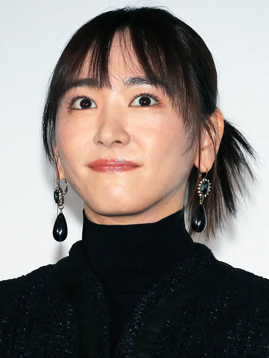 【画像・写真】新垣結衣の近影に驚きの声続出「金髪ショートは聞いてない！」「鬼かわいい」人気漫画家と2ショット