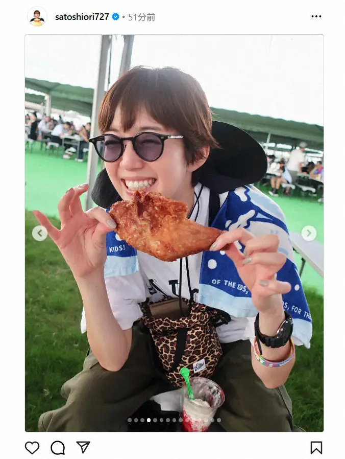 【画像・写真】佐藤栞里　夏フェス参戦ショットが「なんちゅう素敵な笑顔」と話題　大きな肉にかぶりつくわんぱく姿も