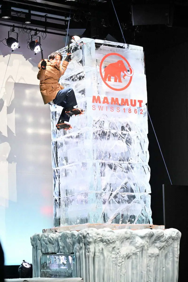 【画像・写真】岡田准一　4メートル50の氷壁にアタック！「用意していただけるなんて」　見事“登頂”「面白い」