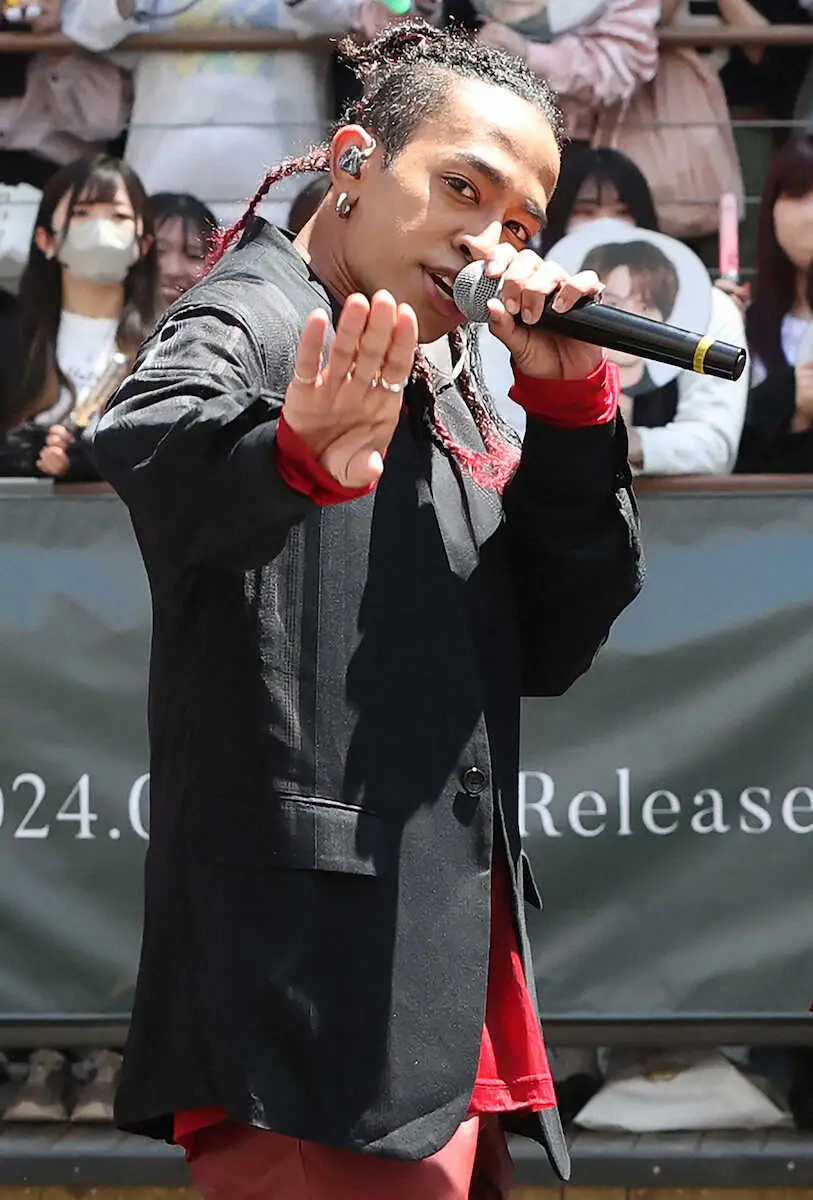 【画像・写真】Aぇ！group草間リチャード容疑者　酒に酔い…新宿2丁目で下半身露出　公然わいせつ逮捕で活動休止　