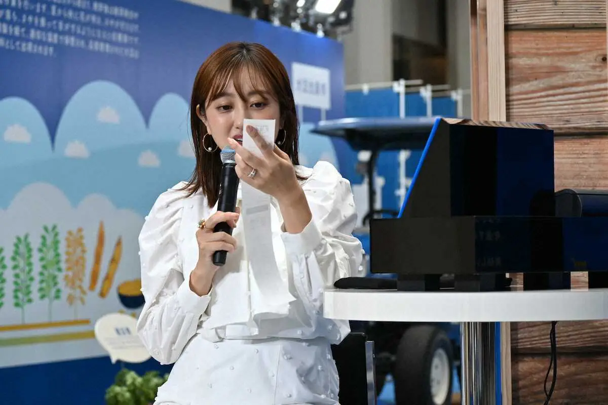 【画像・写真】菊地亜美　豆腐店体験で「2円の差」にこだわる「主婦って、2円でも安い方が…」