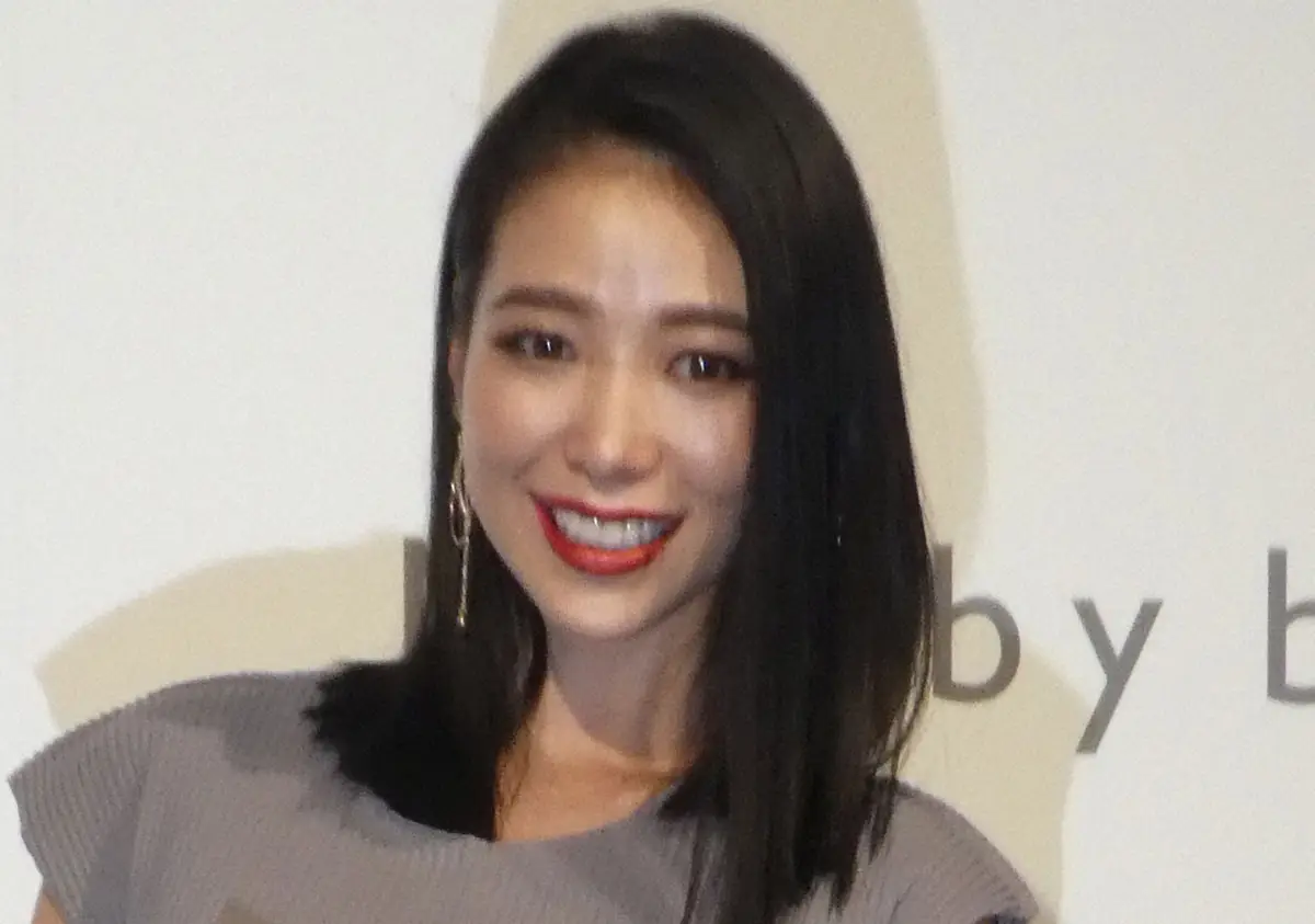 【画像・写真】紅蘭　NHKの番組で見つかった父・草刈正雄の父の親戚に会いに米国へ「本当に愛に溢れたあたたかい家族」