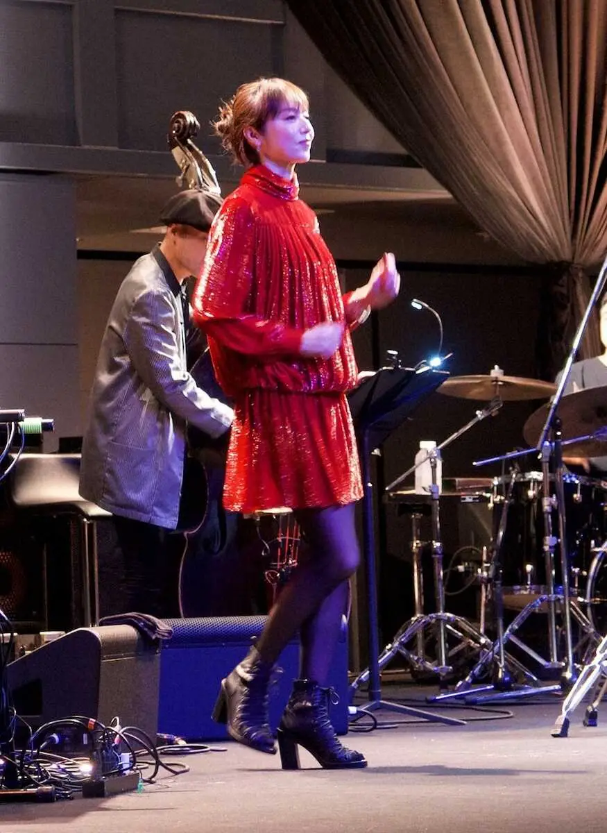 【画像・写真】高岡早紀　ライブで魅惑の歌声　「世界観にさらに深みを」