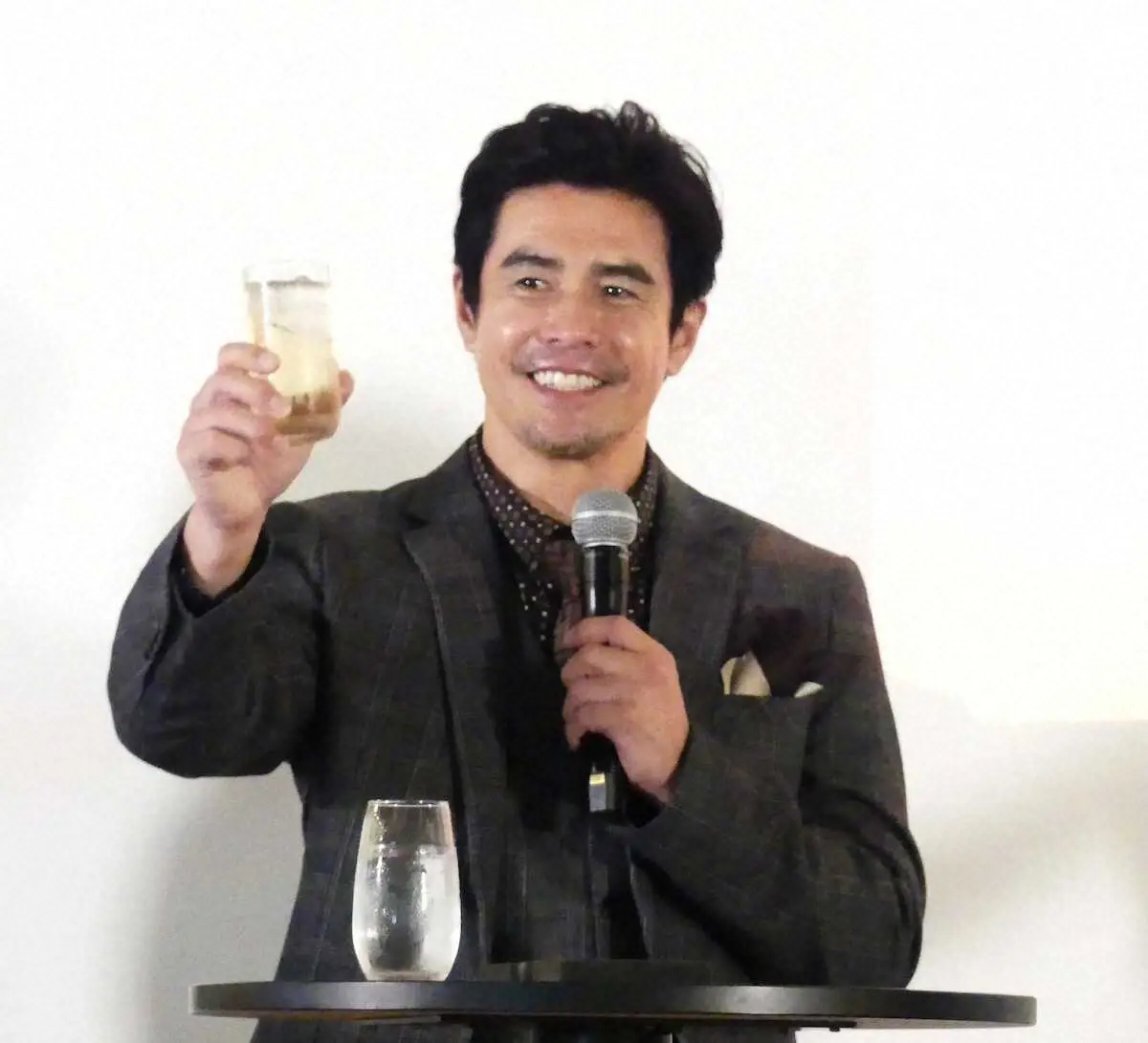 【画像・写真】伊藤英明　ウイスキー蒸留所訪れ「時間をかけてゆっくり積み重ねていく大切さを感じた」