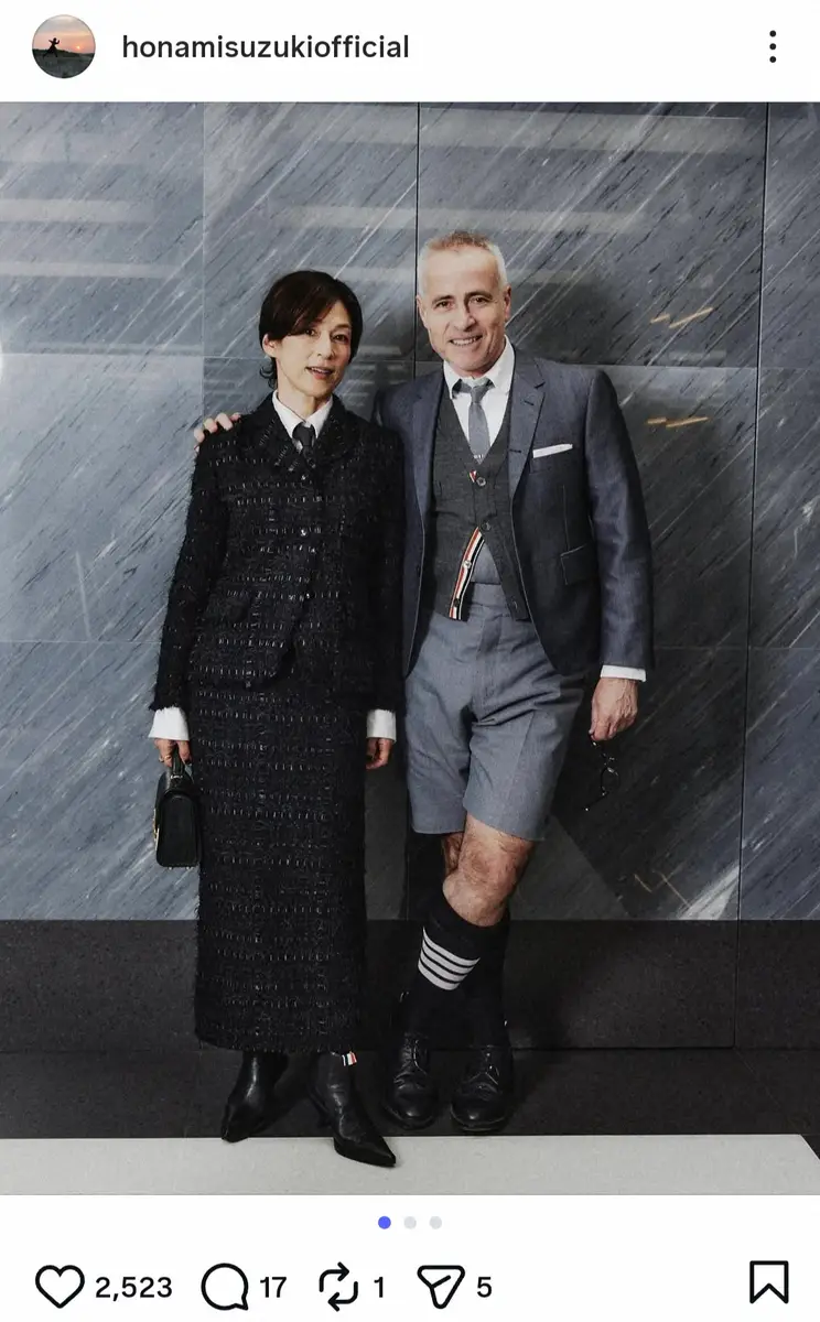 【画像・写真】鈴木保奈美　ハイブランドデザイナーとの“超豪華2S”披露にファン絶賛「美しすぎ」「憧れのスタイル♪」