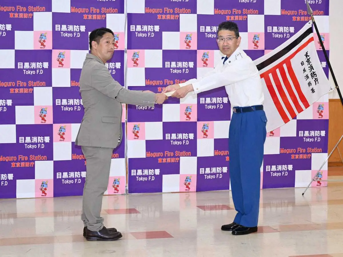 【画像・写真】団長安田に感謝状　9月に火災の延焼阻止　クロちゃんに報告も「奥歯かんでた」