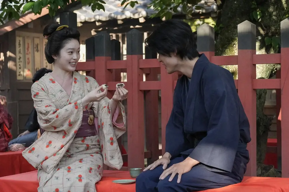 【画像・写真】連続テレビ小説「ばけばけ」第19話。松野トキ（髙石あかり）と松野銀二郎（寛一郎）のランデブー（C）NHK 