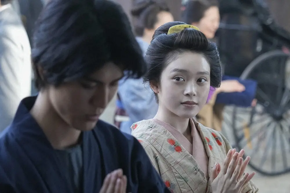 【画像・写真】連続テレビ小説「ばけばけ」第19話。松野トキ（髙石あかり）と松野銀二郎（寛一郎）のランデブー（C）NHK