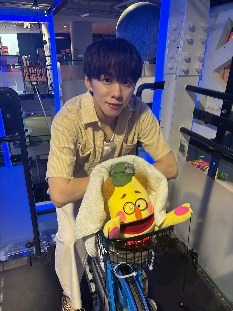 【画像・写真】IMP.基俊介、武雄の大楠に「パワーえぐい！」 御朱印帳忘れのハプニングも強運で乗り切る
