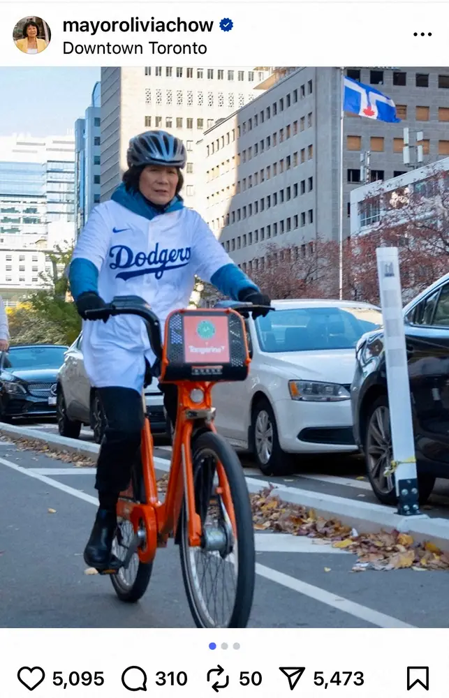 【画像・写真】トロント市長“屈辱的”なドジャースユニ姿披露　WS“賭け”でBジェイズ敗戦　警察署や動物園も
