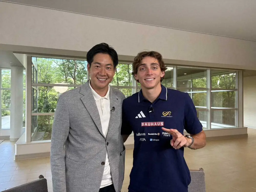 【画像・写真】TBS石井大裕アナウンサー（左）とデュプランティス選手