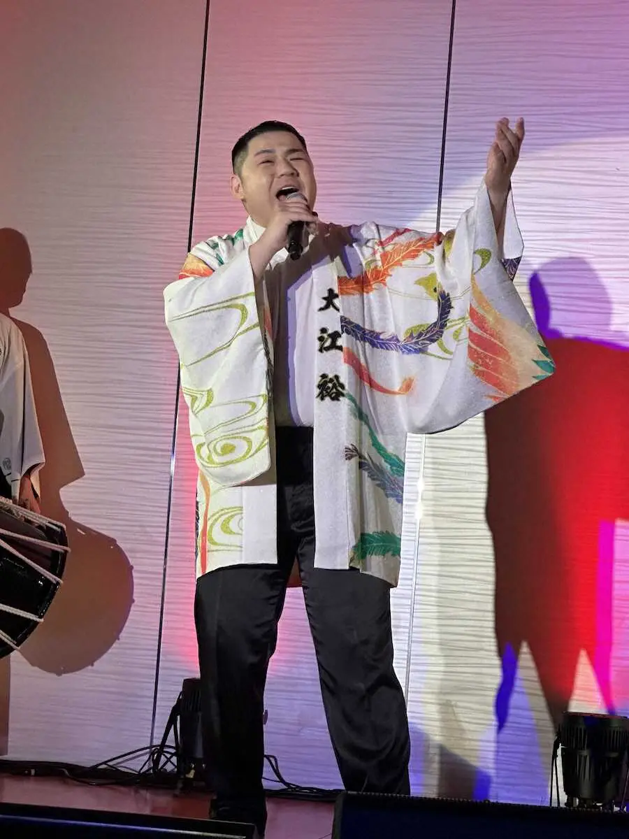 【画像・写真】大江裕　バースデーディナーショーを開催　36歳“サブロー”にちなんで師匠の「まつり」大合唱