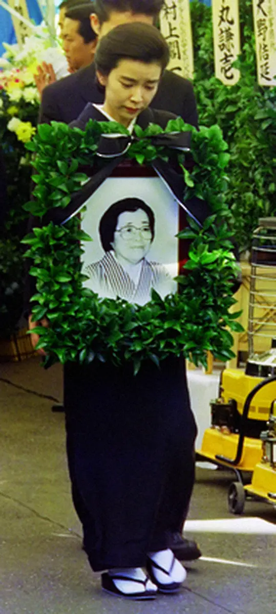 【画像・写真】母・幸子の葬儀、告別式。人生で一番つらい時期でした