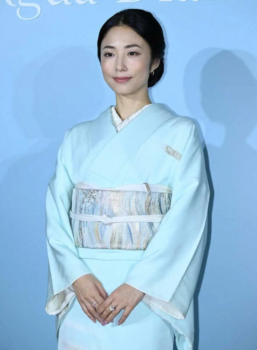 【画像・写真】MEGUMI「水」をテーマに豪華着物姿　ジュエリーブランド発表会で「自分を幸せにするダイヤモンド」