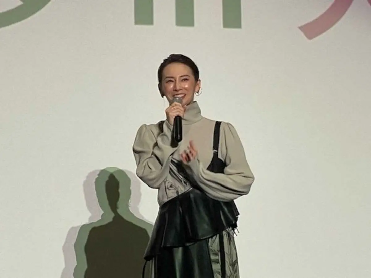 【画像・写真】北川景子「夫がたこ焼き、焼いてくれます」　大阪で主演映画「ナイトフラワー」先行上映会舞台あいさつ