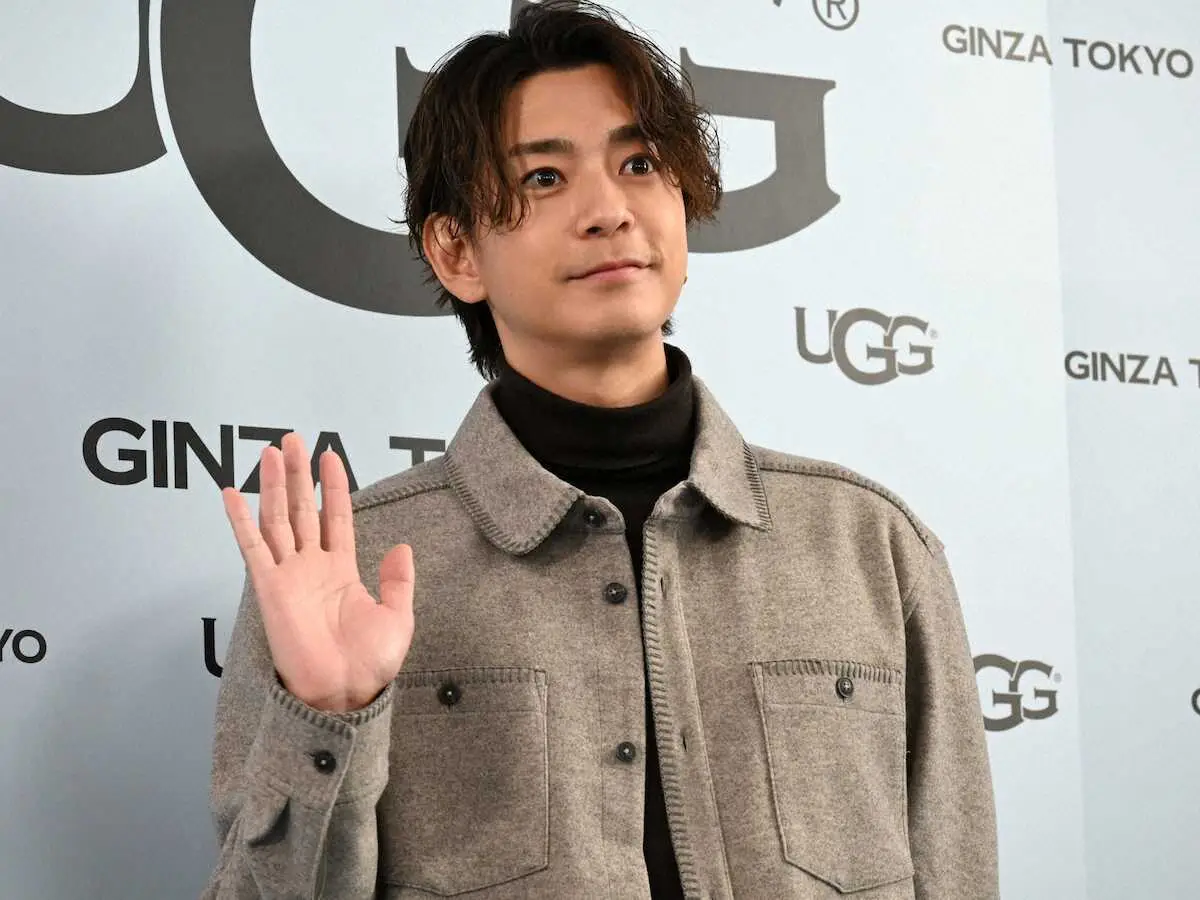 【画像・写真】三浦翔平　ホリデーシーズンは愛用中のUGGシューズで「子供と公園に…サーフィンもいいな」