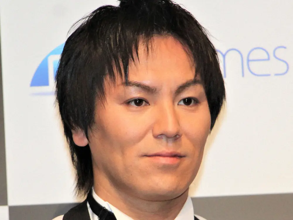 【画像・写真】狩野英孝　報道陣の関係性は“持ちつ持たれつ”も「持ってばっかり！」食品メーカー“事業部長”就任