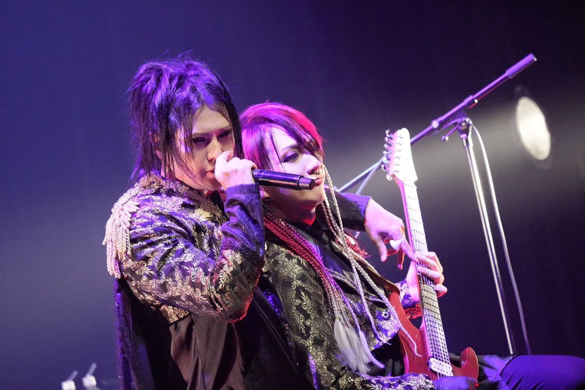 【画像・写真1枚目】まだ速く、まだ遠くへ――DuelJewel、28年目の夜に鳴らした「Last train」という“発車ベル”