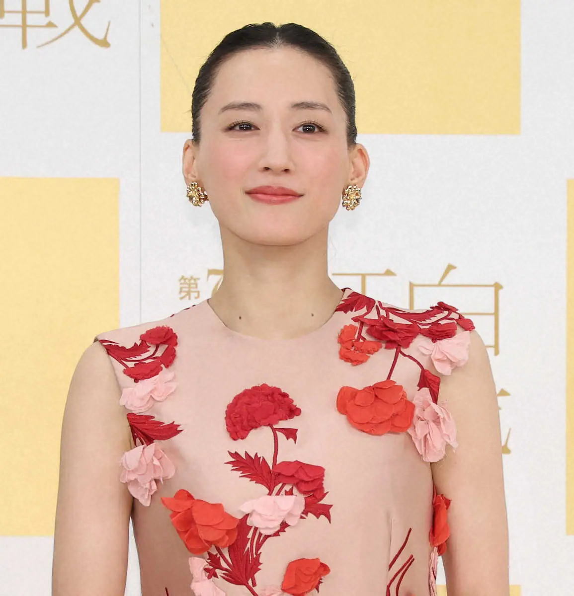 【画像・写真】【紅白リハ】綾瀬はるか「本番が楽しみ」有吉と絶妙掛け合いも披露　6年ぶり“綾瀬劇場”に期待高まる