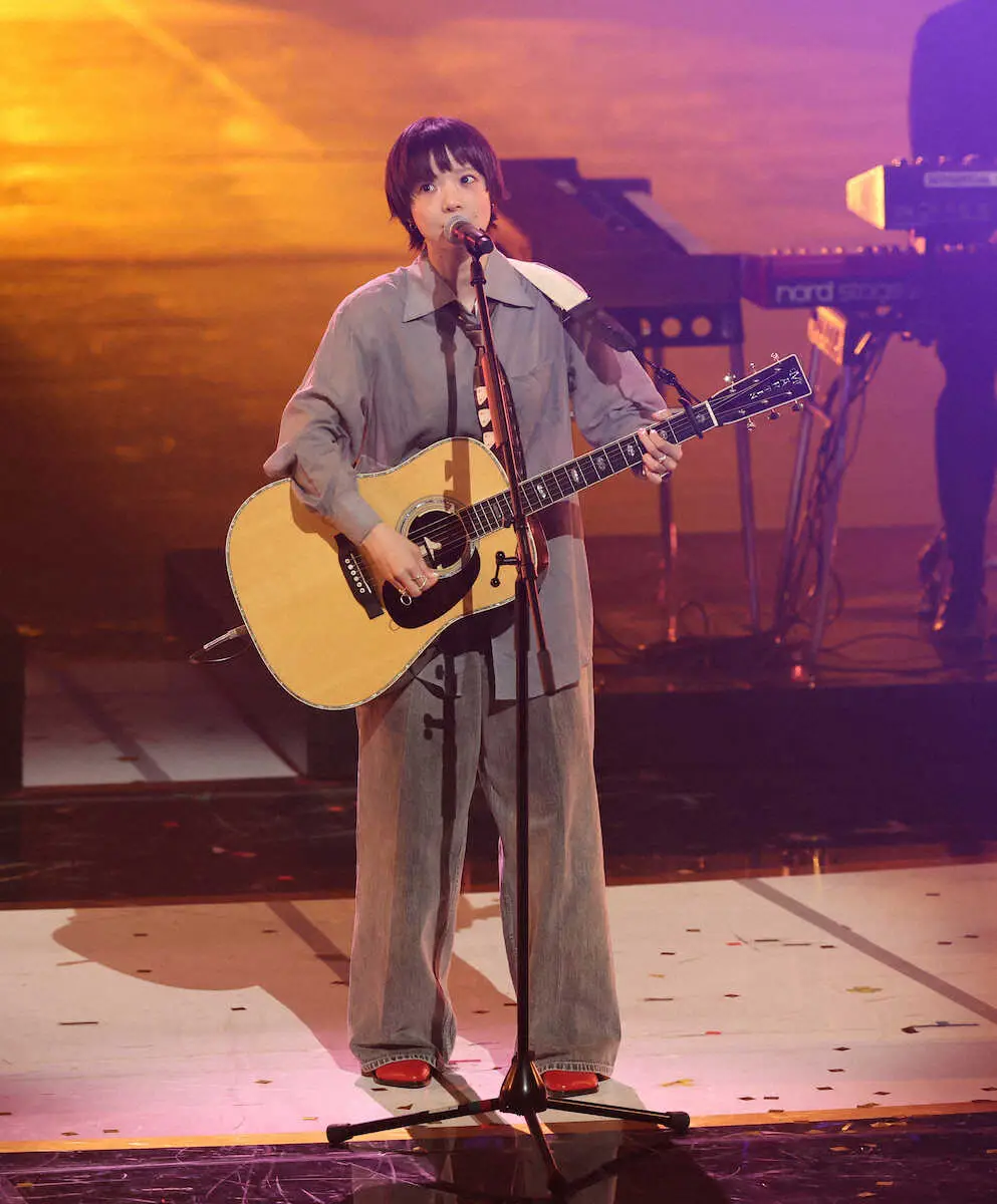 【画像・写真】【紅白】あいみょん　劇的イメチェンで登場　人気タレントと見間違える視聴者続出「似てる」「一瞬かと」