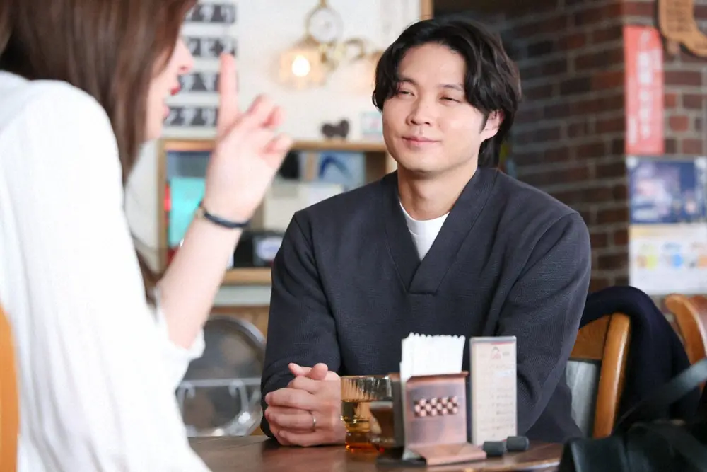 【画像・写真】「新年早々　不適切にもほどがある！～真面目な話、しちゃダメですか？～」。秋津真彦（磯村勇斗）は“ハニワ顔”を浮かべ…（C）TBS