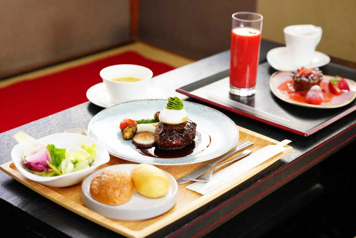 【画像・写真】【王将戦第1局1日目】昼食休憩まで56手のハイペース　藤井王将の王の位置「かなり珍しい」と勝又七段