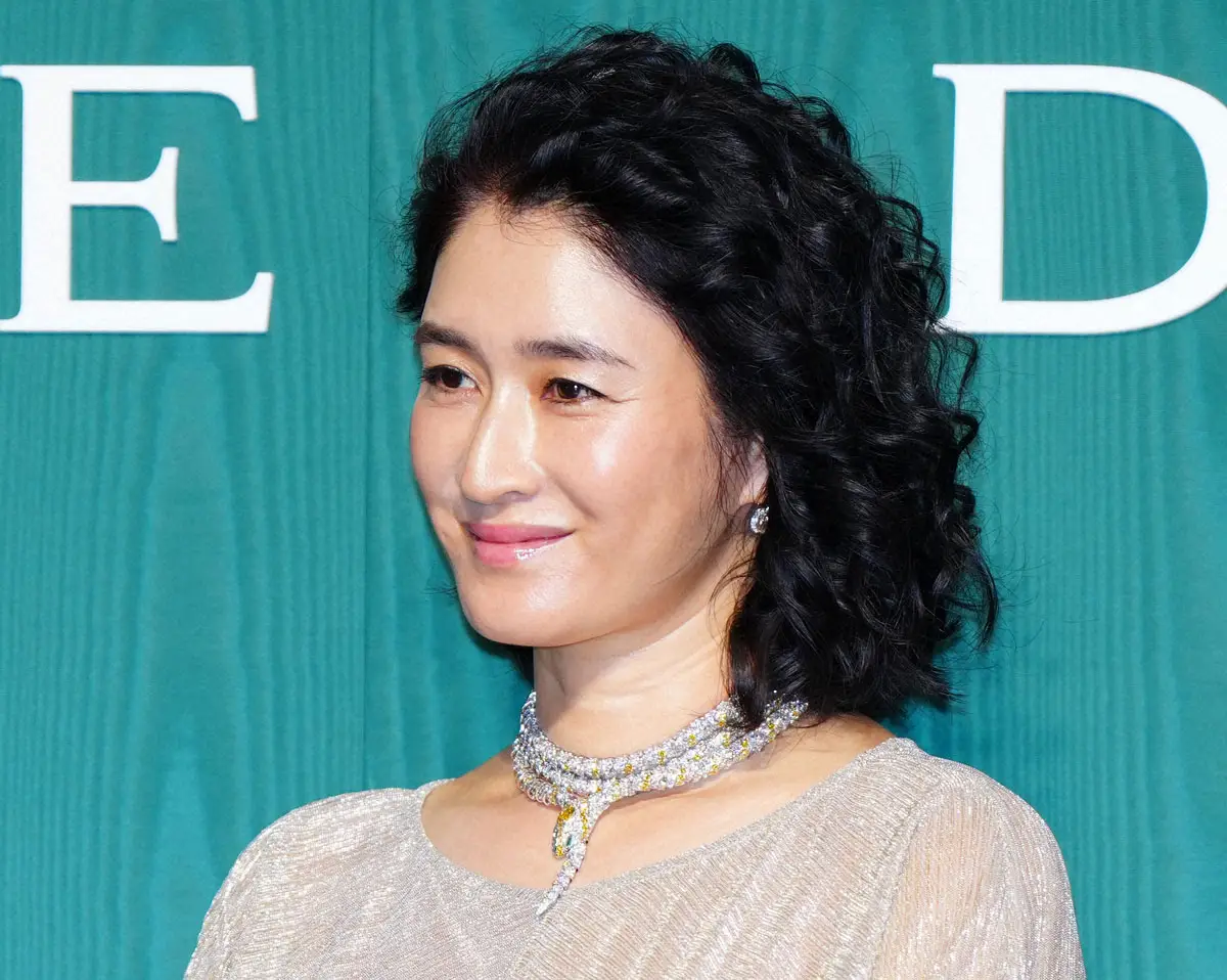 【画像・写真】小雪　TVで「“おたふく風邪になりました”みたいな」ポーズに挑戦「新しいことにチャレンジしたよね」