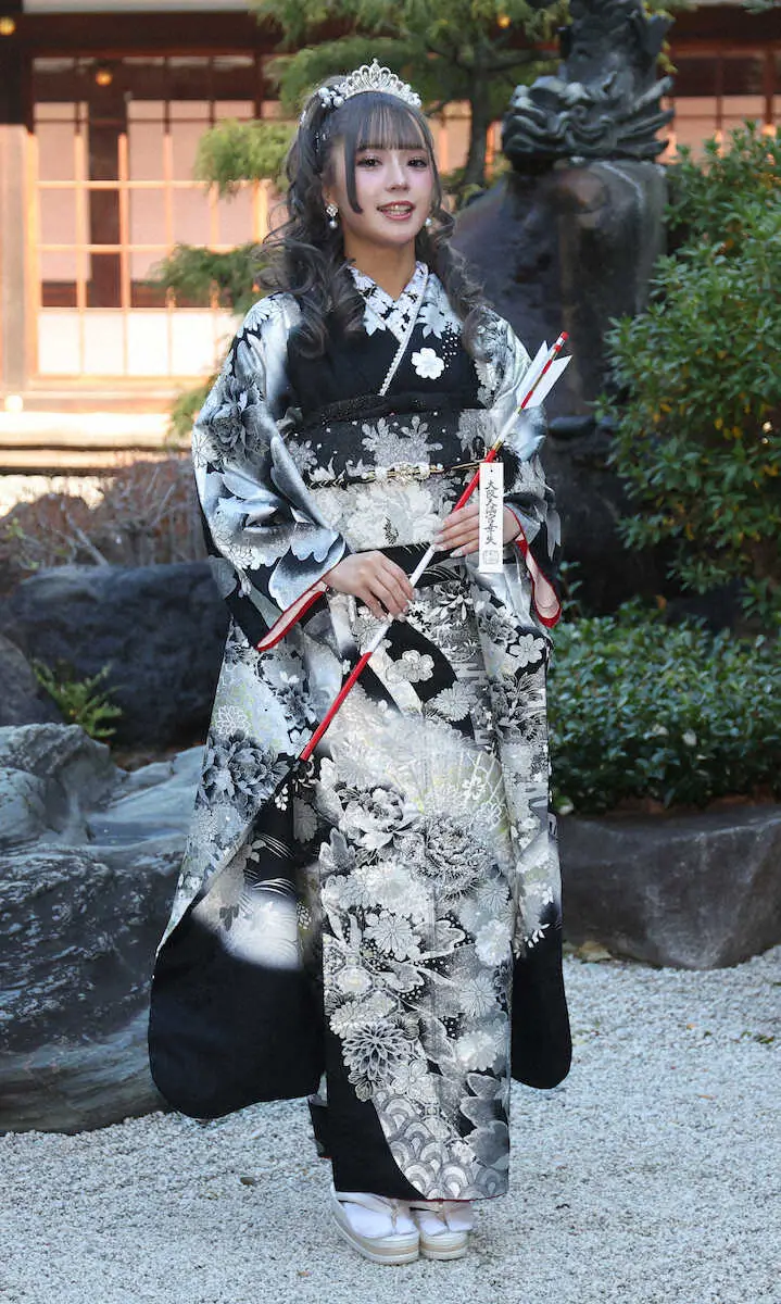 【画像・写真】NMB48が新成人の誓い　池田典愛「ギャルを貫き通したい」　全身ギャル風の出で立ちでニッコリ