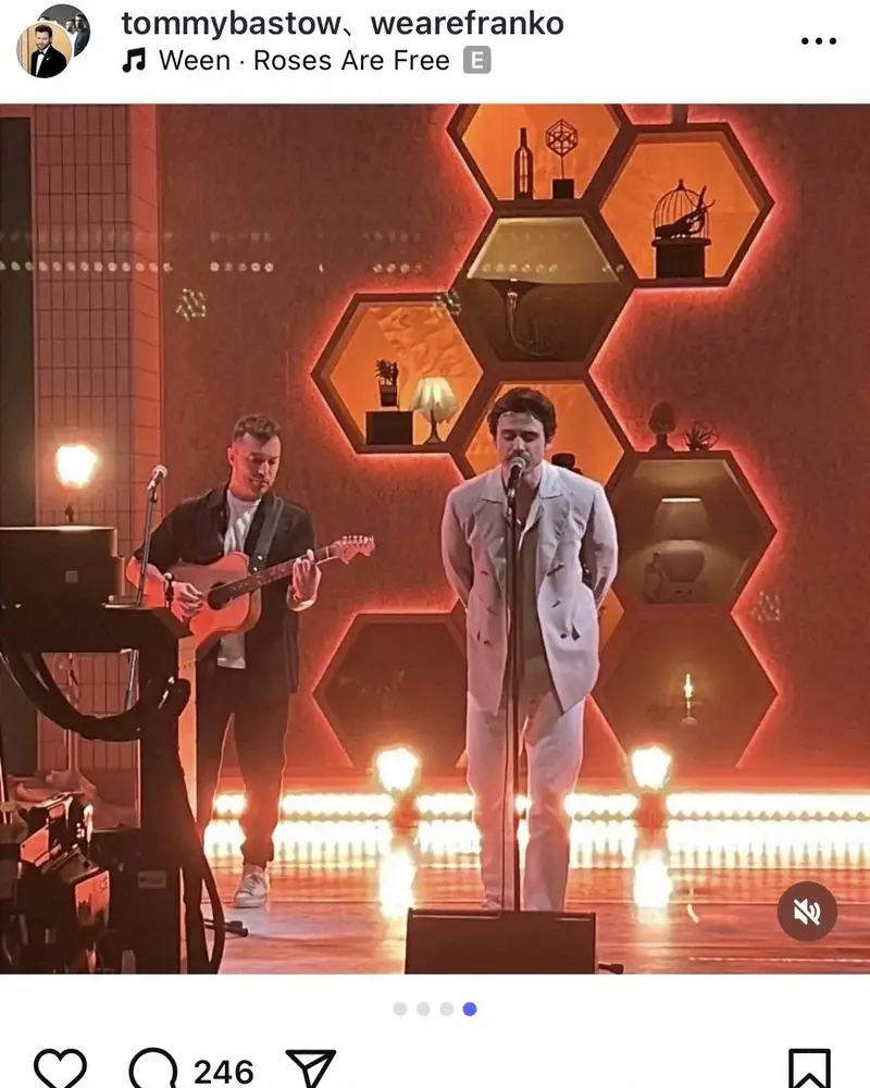 【画像・写真】「ばけばけ」ヘブン役トミー・バストウ　生放送での日本語曲披露に「素敵な歌声聴けてうれしかった」の声