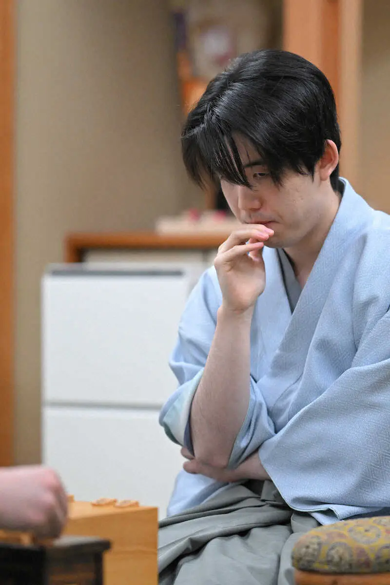【画像・写真】【王将戦第1局】藤井聡太王将のタイトル戦開幕局の連勝は15でストップ　永瀬拓矢九段に黒星発進