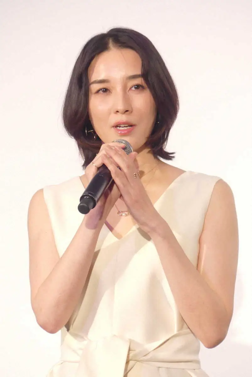 【画像・写真】伊藤歩　14歳下の俳優と結婚後初の公の場　左手薬指に指輪なし　「すてきな映画」とPR