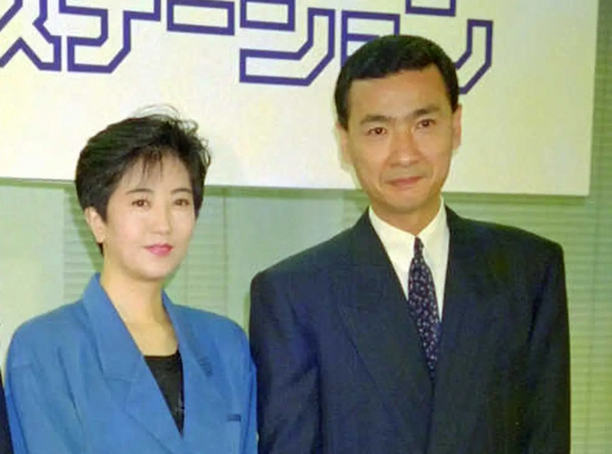 【画像・写真】「ニュースステーション」初代サブキャスターの小宮悦子と久米宏さん